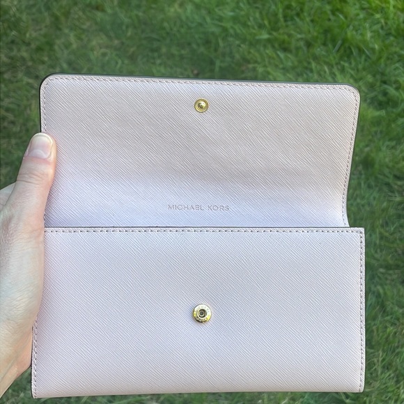 Micheal Kors Wallet - Picture 3 of 5